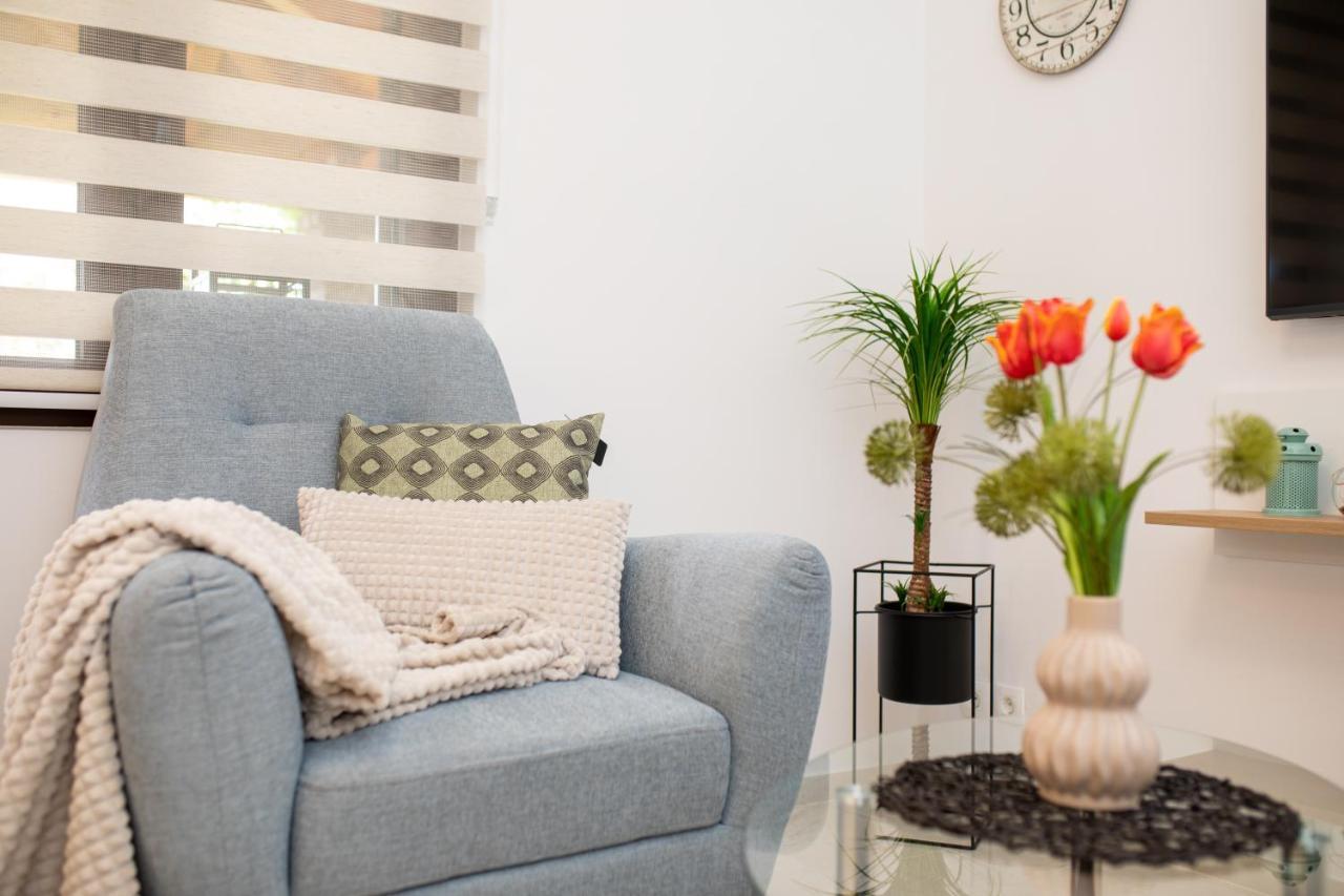 Apartman "Ela" Njivice Dış mekan fotoğraf
