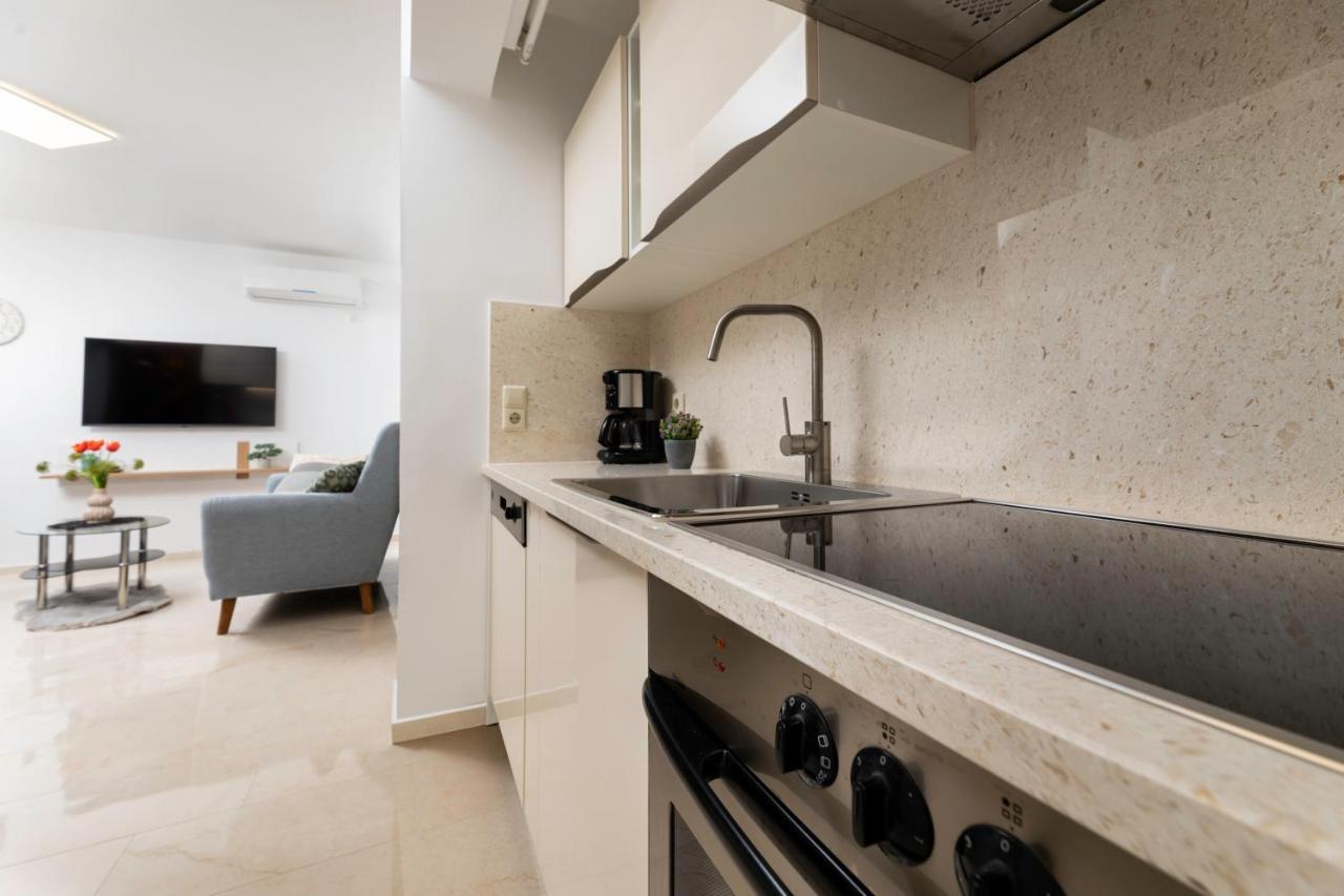 Apartman "Ela" Njivice Dış mekan fotoğraf