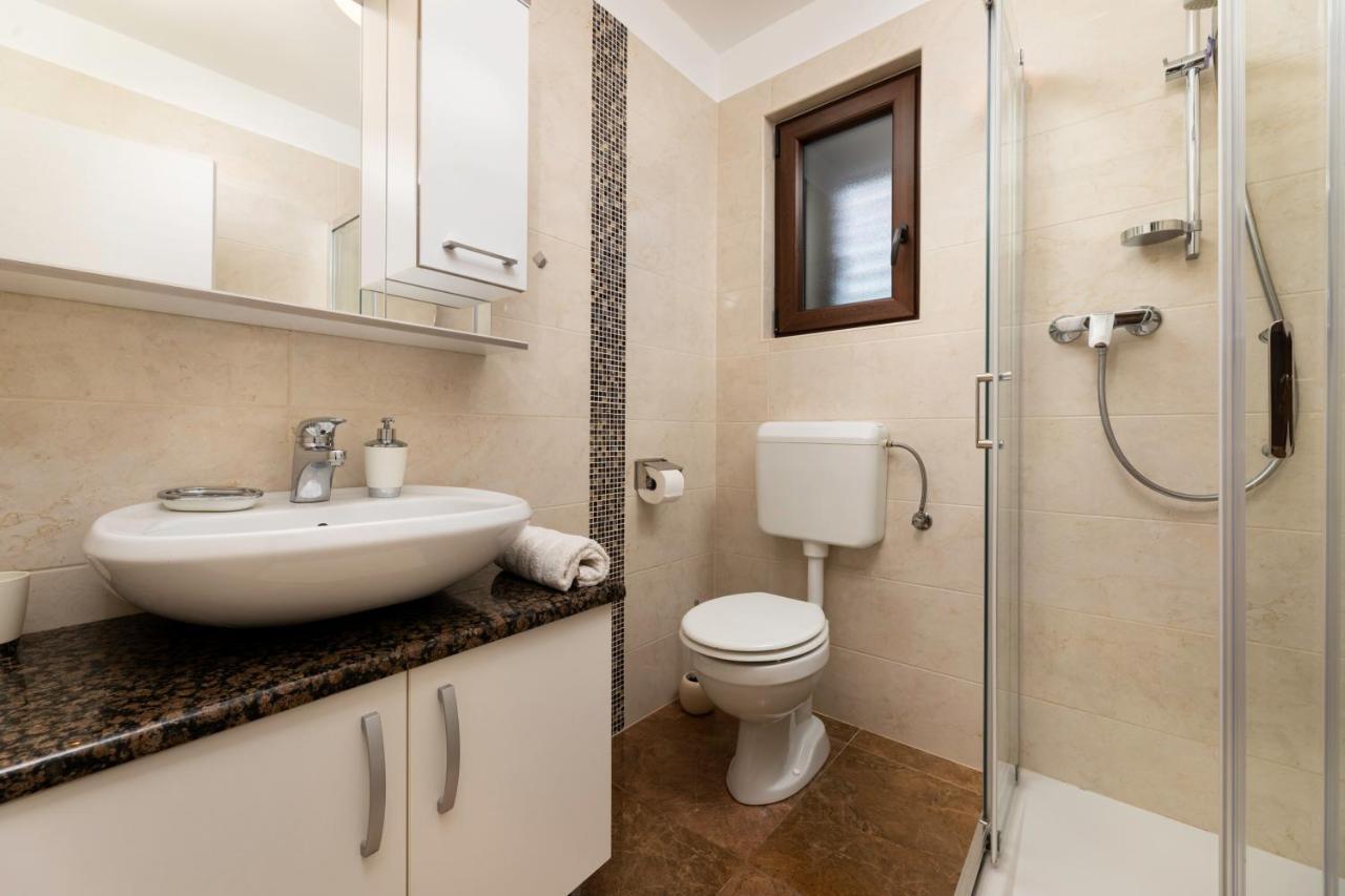 Apartman "Ela" Njivice Dış mekan fotoğraf