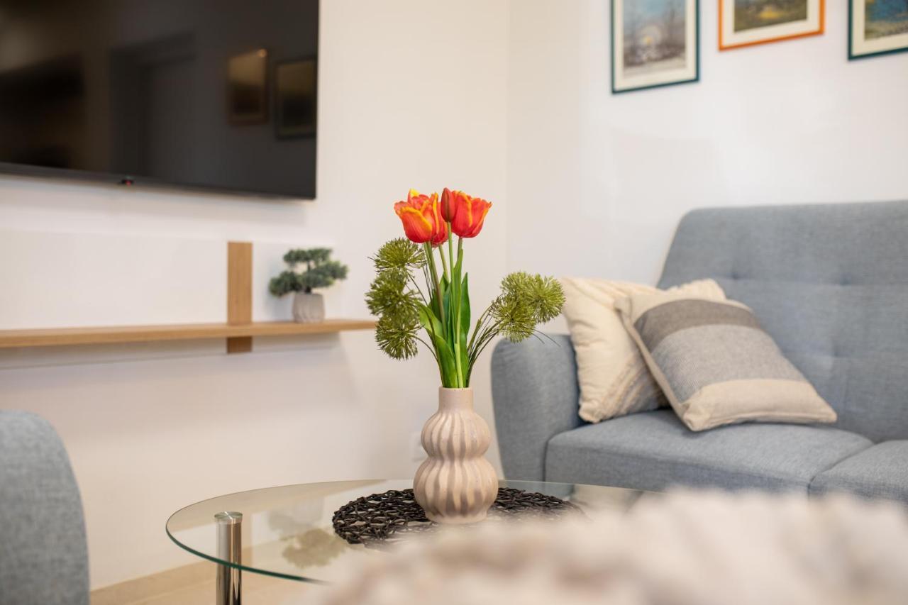 Apartman "Ela" Njivice Dış mekan fotoğraf