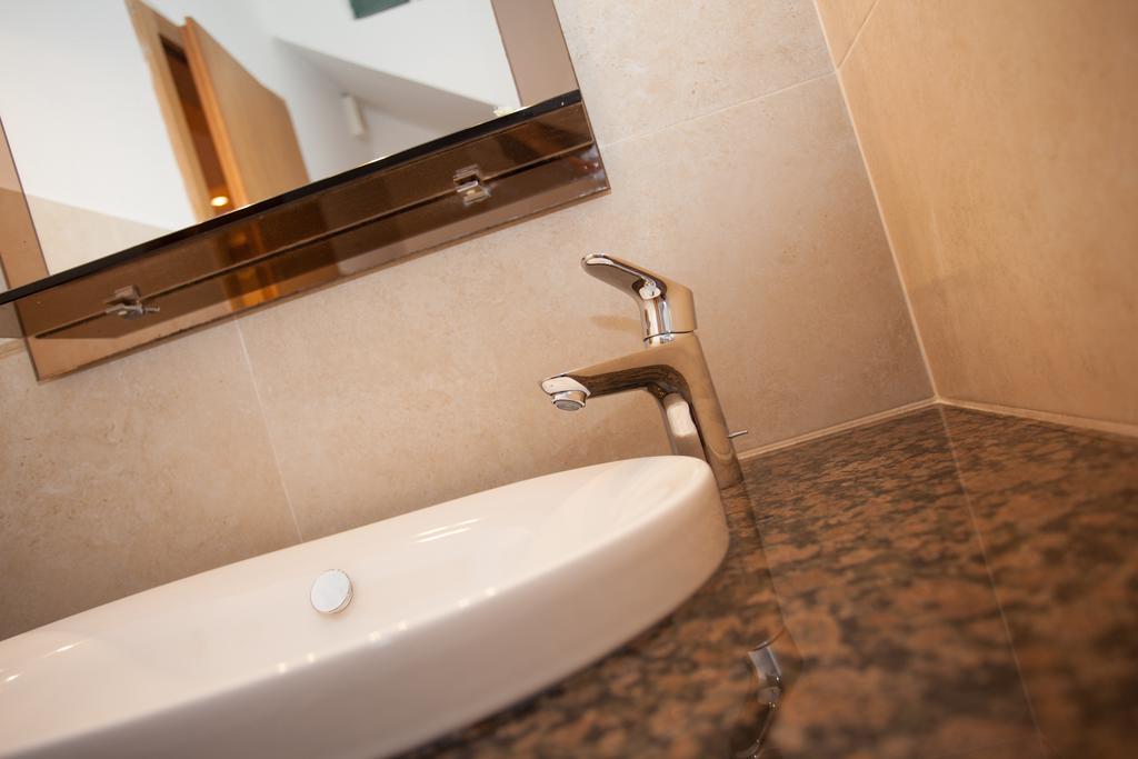 Apartman "Ela" Njivice Dış mekan fotoğraf