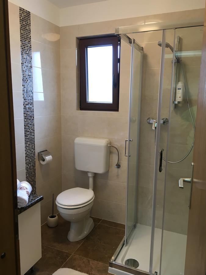 Apartman "Ela" Njivice Dış mekan fotoğraf